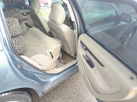 Volvo V70 15 of 20