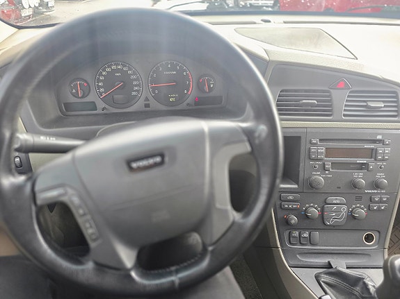 Volvo V70 17 of 20