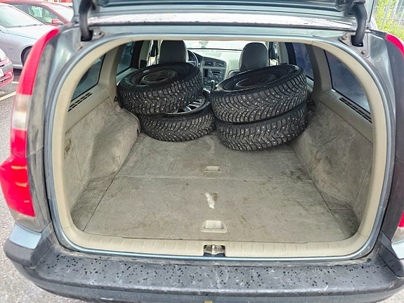Volvo V70 16 of 20