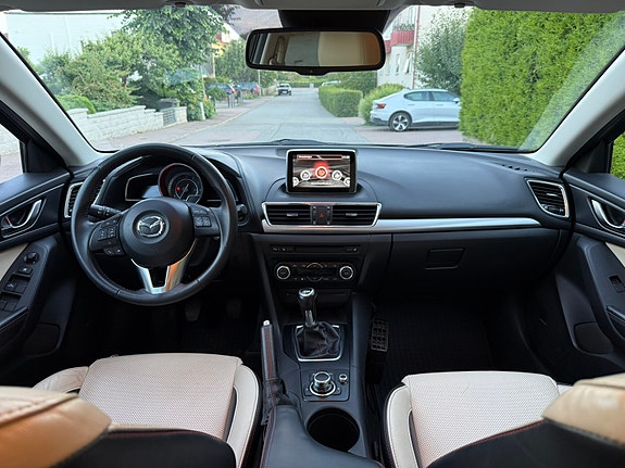 Mazda 3 5 of 5