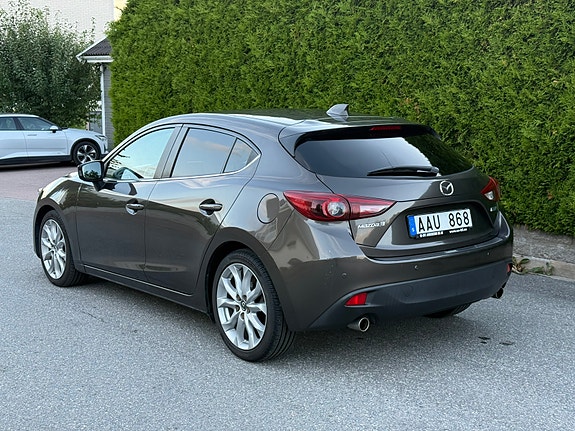 Mazda 3 2 of 5