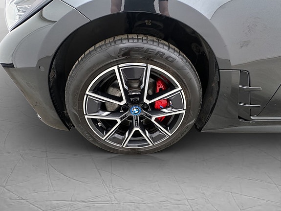 BMW i4 26 of 29