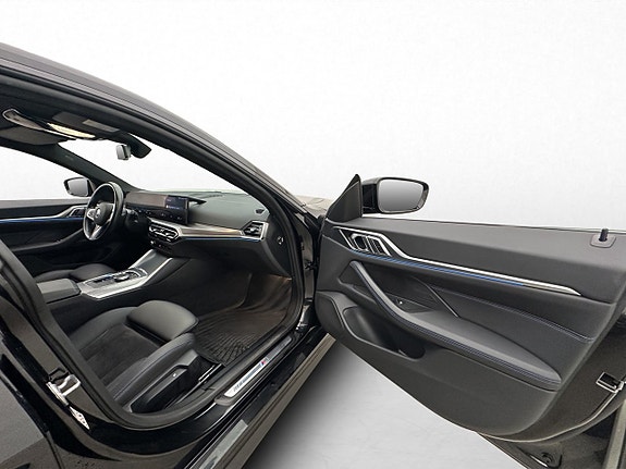 BMW i4 18 of 29