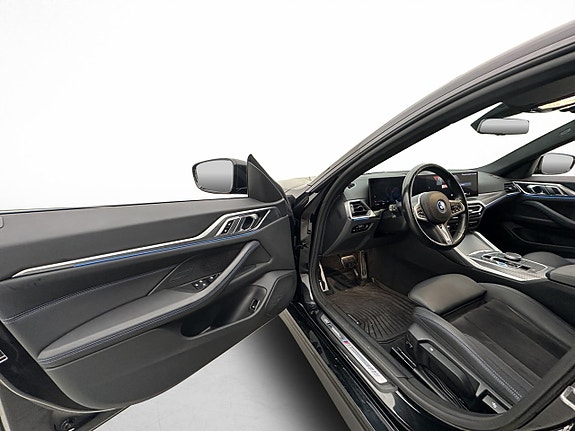 BMW i4 9 of 29