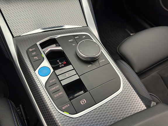 BMW i4 17 of 29