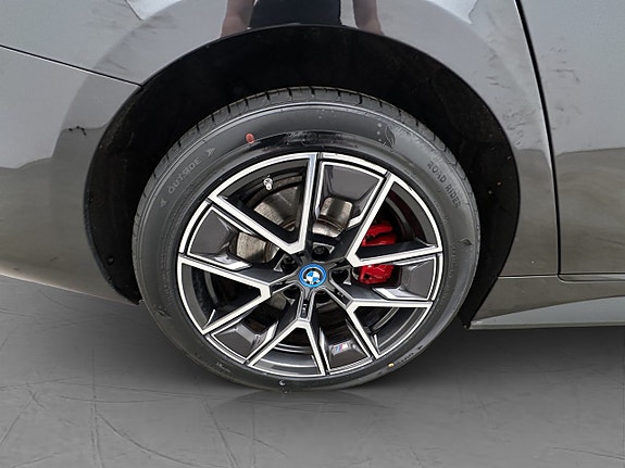 BMW i4 28 of 29