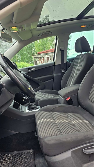 Volkswagen Tiguan 4 of 5
