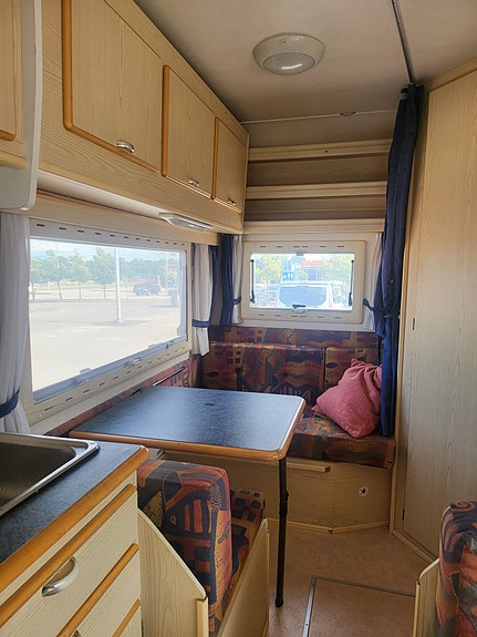Eura Mobil 585 4 of 5