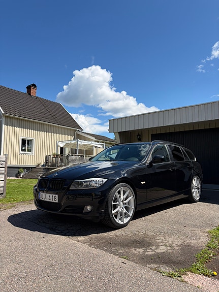 BMW 320d 3 of 5