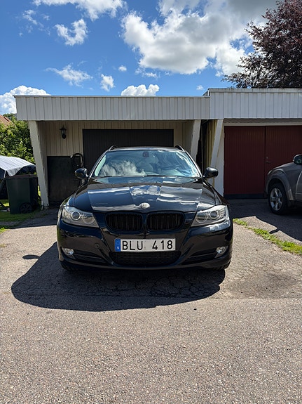 BMW 320d 4 of 5