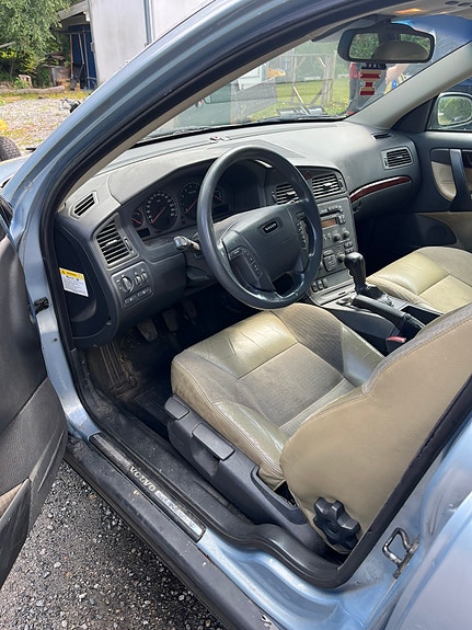 Volvo V70 5 of 5