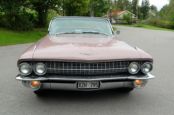 Cadillac Series 62 7 of 13