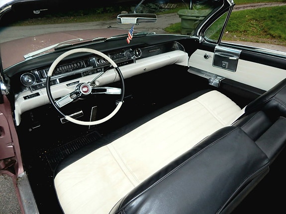 Cadillac Series 62 10 of 13