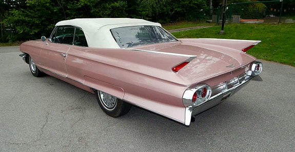 Cadillac Series 62 3 of 13