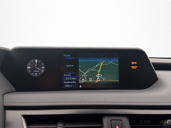 Lexus UX250h 19 of 27