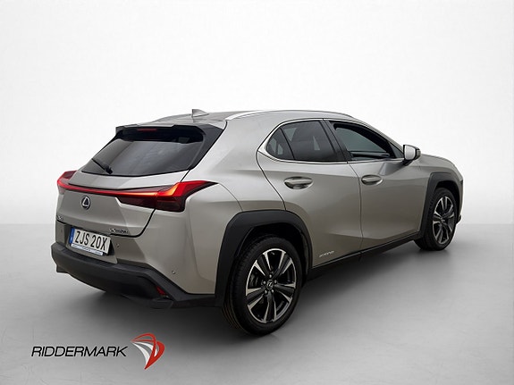 Lexus UX250h 8 of 27