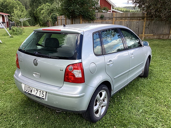 Volkswagen Polo 2 of 5
