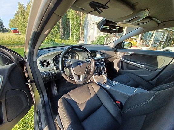 Volvo V60 4 of 5