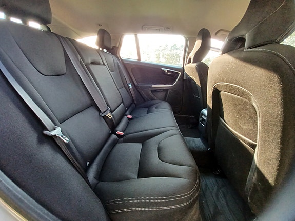Volvo V60 3 of 5