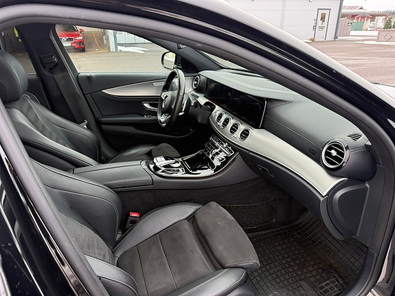 Mercedes-Benz E220 6 of 9