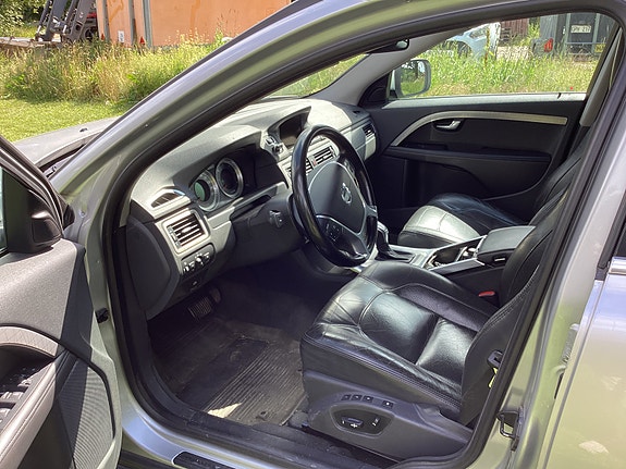 Volvo XC70 5 of 5