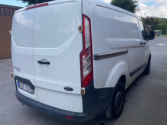 Ford Transit Custom 11 of 14