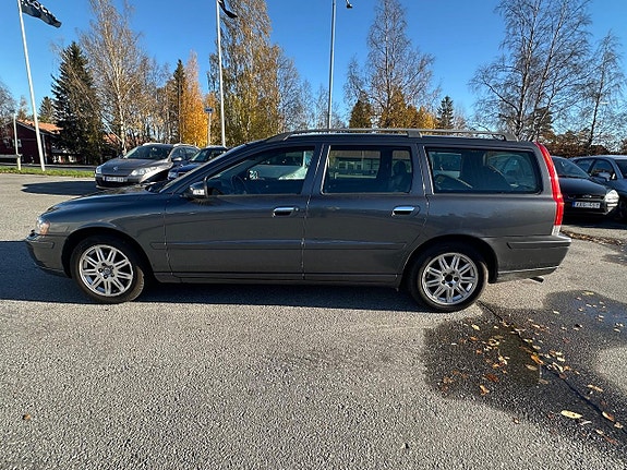 Volvo V70 4 of 5