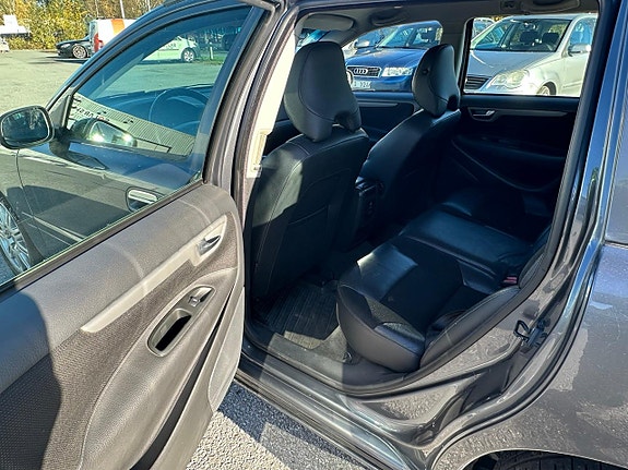 Volvo V70 8 of 8