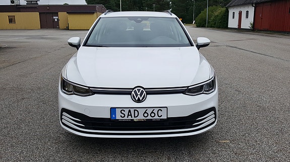 Volkswagen Golf VIII 12 of 30