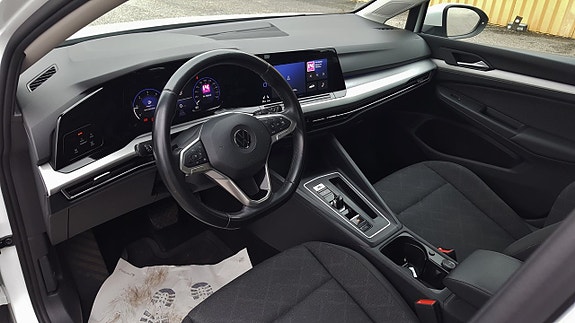 Volkswagen Golf VIII 14 of 30