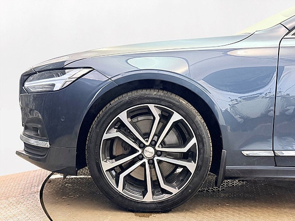 Volvo V90 11 of 30