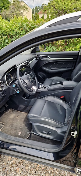 MG ZS EV 2 of 4