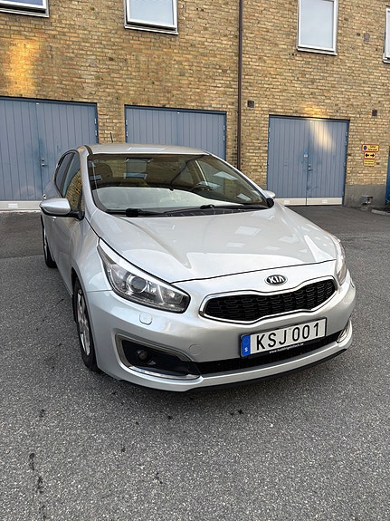 Kia Ceed 3 of 5