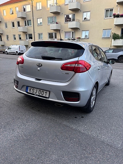 Kia Ceed 8 of 10