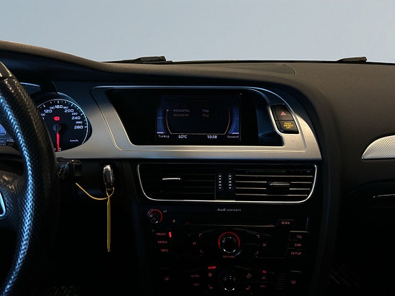 Audi A4 11 of 21
