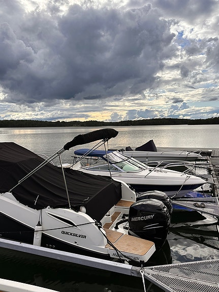 Quicksilver Active 875 Sundeck 2019 – 2 x Mercury Verado 225 hk 8 of 12