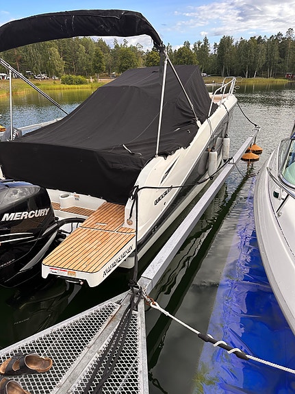 Quicksilver Active 875 Sundeck 2019 – 2 x Mercury Verado 225 hk 4 of 12