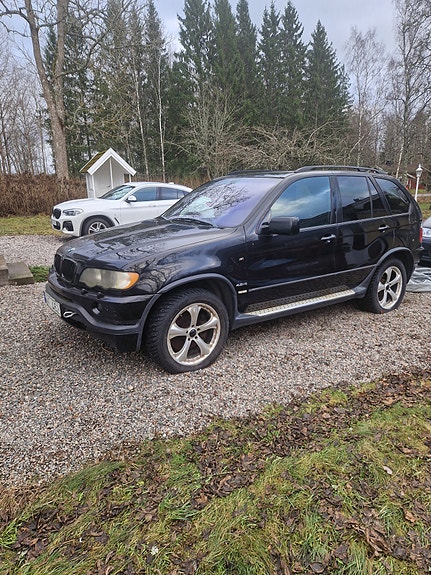 BMW X5 4 of 4