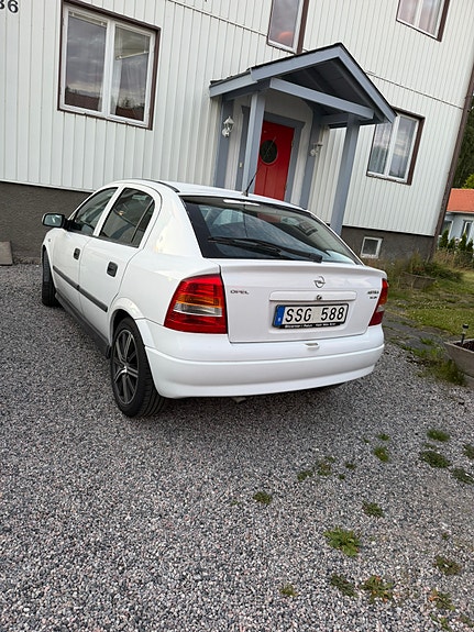 Opel Astra 4 of 5