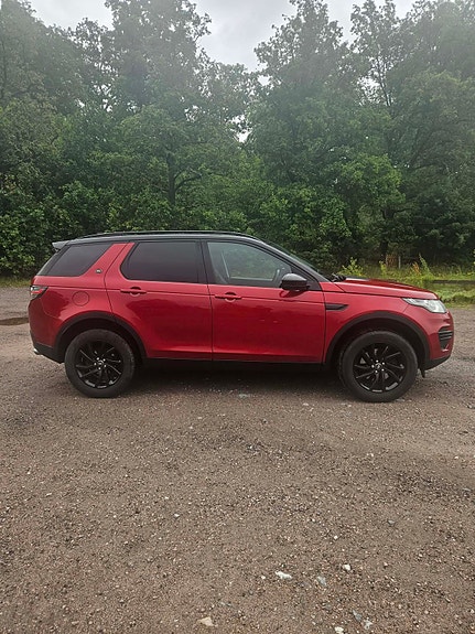 Land Rover Discovery Sport 3 of 5