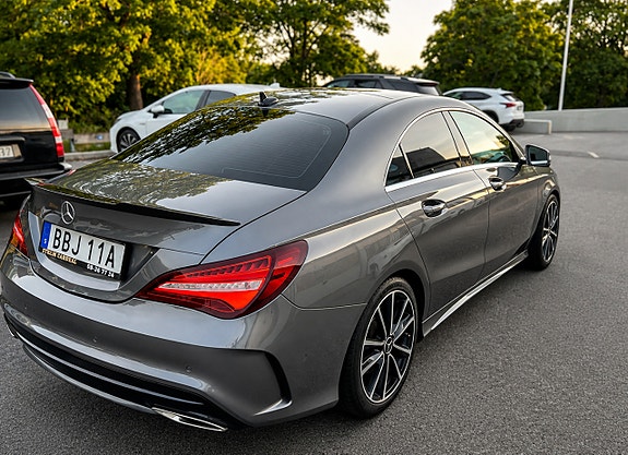 Mercedes-Benz CLA180 2 of 8