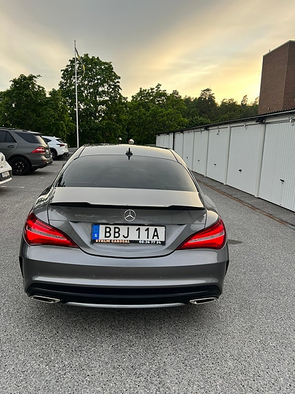 Mercedes-Benz CLA180 2 of 5