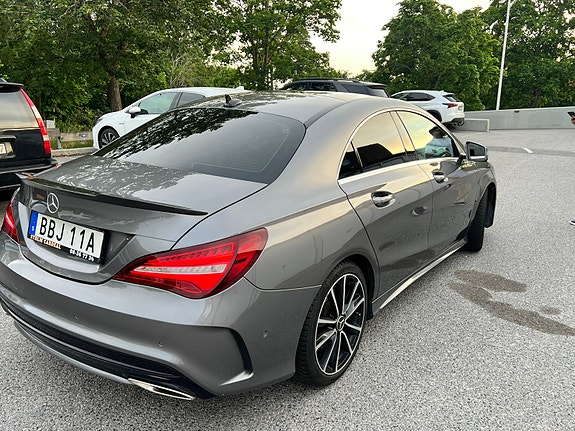 Mercedes-Benz CLA180 3 of 5