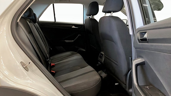Volkswagen T-Roc 5 of 5