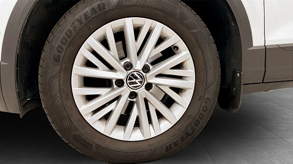 Volkswagen T-Roc 9 of 16