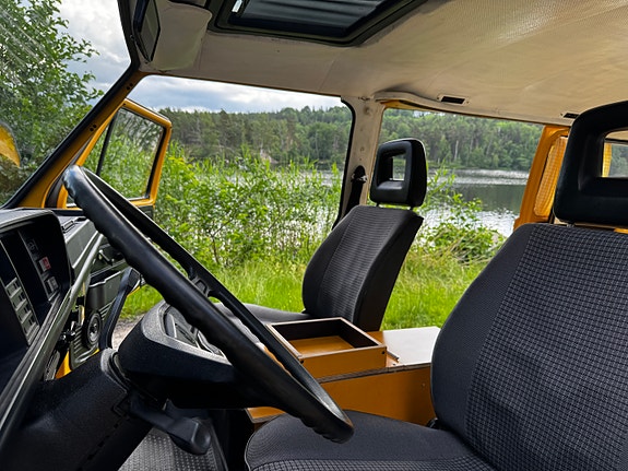 Volkswagen Caravelle 28 of 30