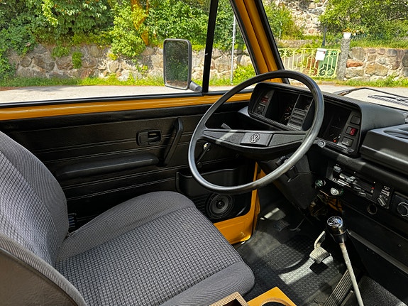 Volkswagen Caravelle 21 of 30