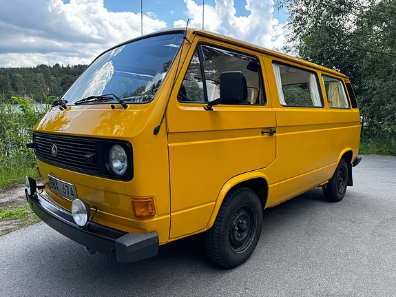 Volkswagen Caravelle 5 of 30