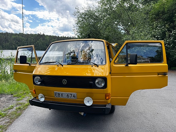 Volkswagen Caravelle 7 of 30
