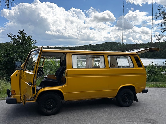 Volkswagen Caravelle 8 of 30
